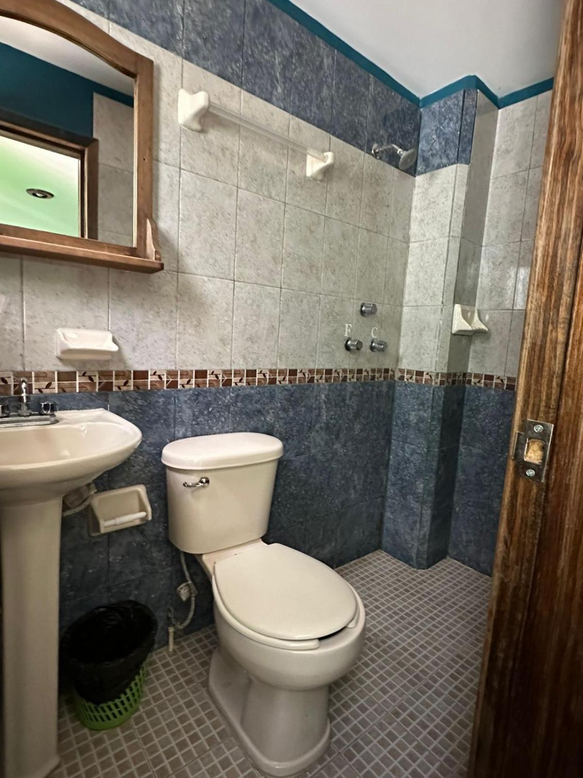 Marquez-Ote Aparthotel San Cristóbal de Las Casas Buitenkant foto